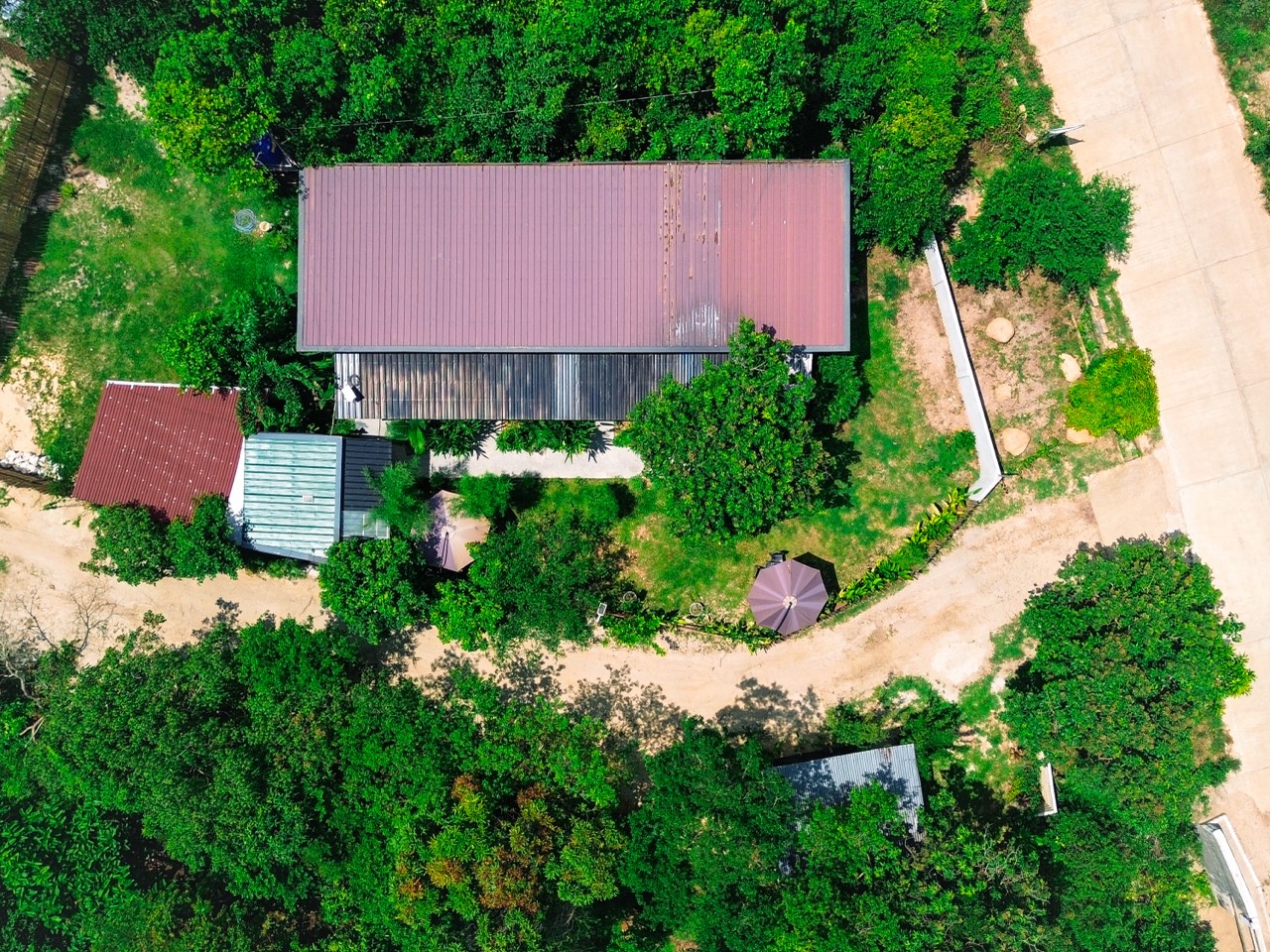 Casa Nacpan grounds