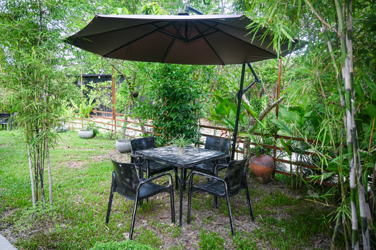 Casa Nacpan grounds